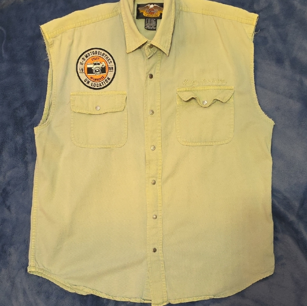 Harley-Davidson Pale Yellow Sleeveless Button-Up Shirt